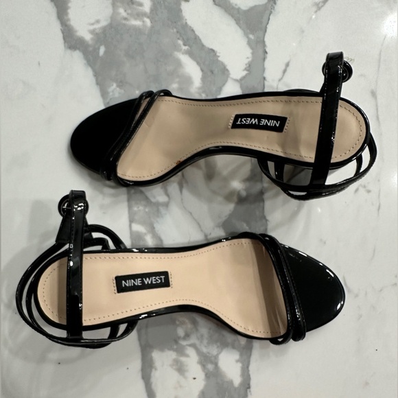 Nine West Black strappy 3 inch sandals size 7.5 M - Picture 1 of 8